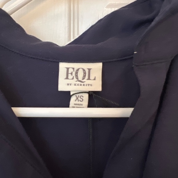 Top - Picture 3 of 5